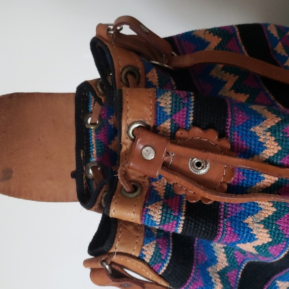 Vintage Tooled Leather Woven Tapestry Bucket Drawstring Crossbody Bag - Picture 7 of 8